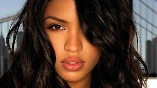 Watch Cassie She Cant Love You video