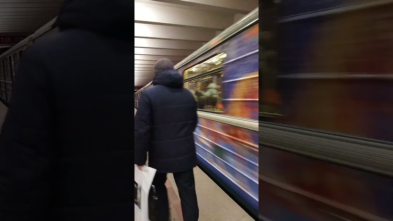 Поезд 81-717/714 "Номерной".Следует по маршруту 034 (Алма-Атинская-Ховрино).Станция Орехово.