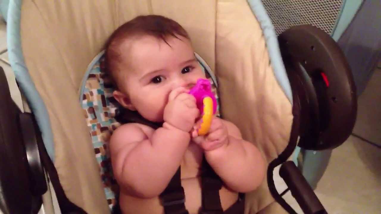 Addison eating banana (5 months) - YouTube