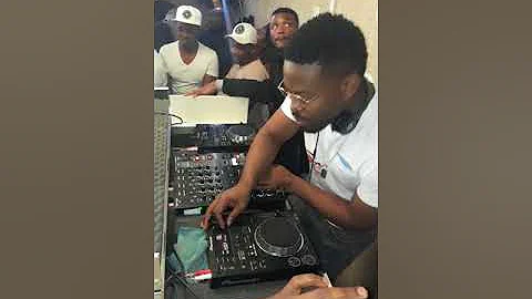 Prince Kaybee -Banomoya Ft. Busiswa & TNS LIVE JEFF's PLACE