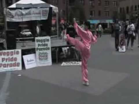 Kung Fu fan dance: Beauty of Sun Setting, Yee Ying-Ming at Veggie Pride Parade NYC 2010