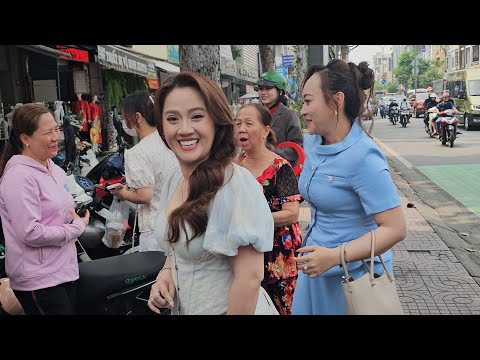 Hong Loan as Special Guest at the Grand Opening of Ngan Luong Song Thu Jewelry on September 16