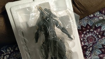 Excalibur Umbra statue unbox part 1