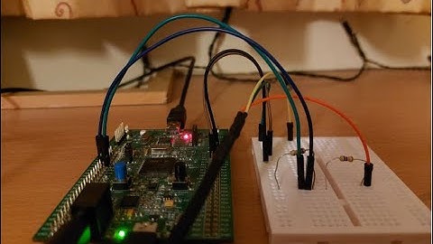 Testing a homemade STM32F407 Oscilloscope with my guitar