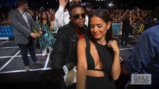 Rocsi does the naenae on the MTV VMA's Red Carpet