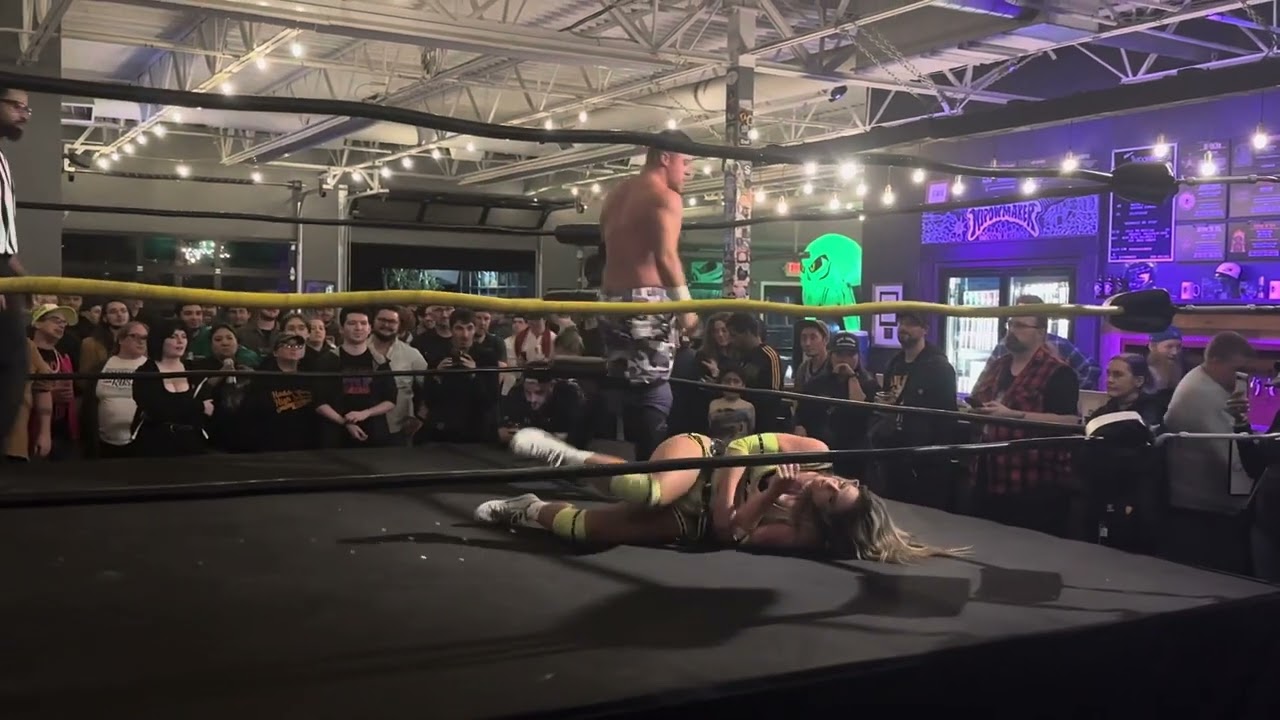 TJ Crawford vs Kaia Mckenna #wrestling