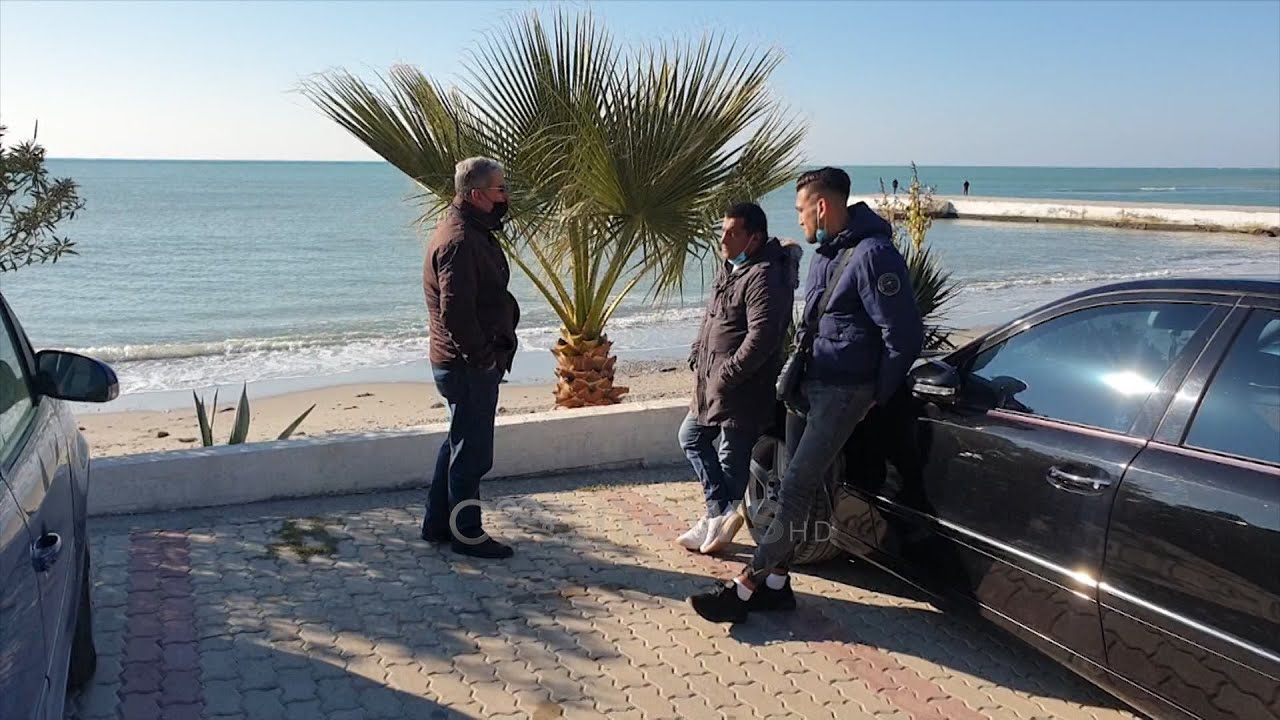 Ora News - Familjarët me sytë nga deti: Kërkojnë trupin e 32 vjeçarit