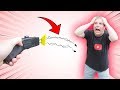 Je teste des gadgets de selfdefense 