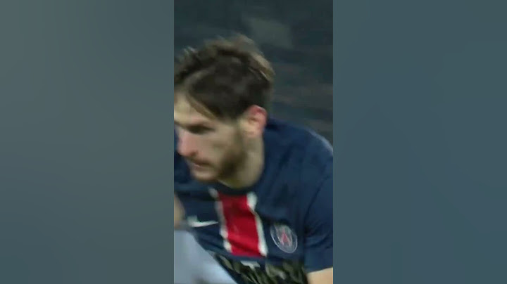 Khvicha Kvaratskhelia scores his first goal for PSG