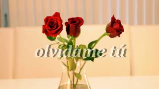 Video voorbeeld van "Olvidame TU 😣 - Alex Bueno [Lyric Video]"