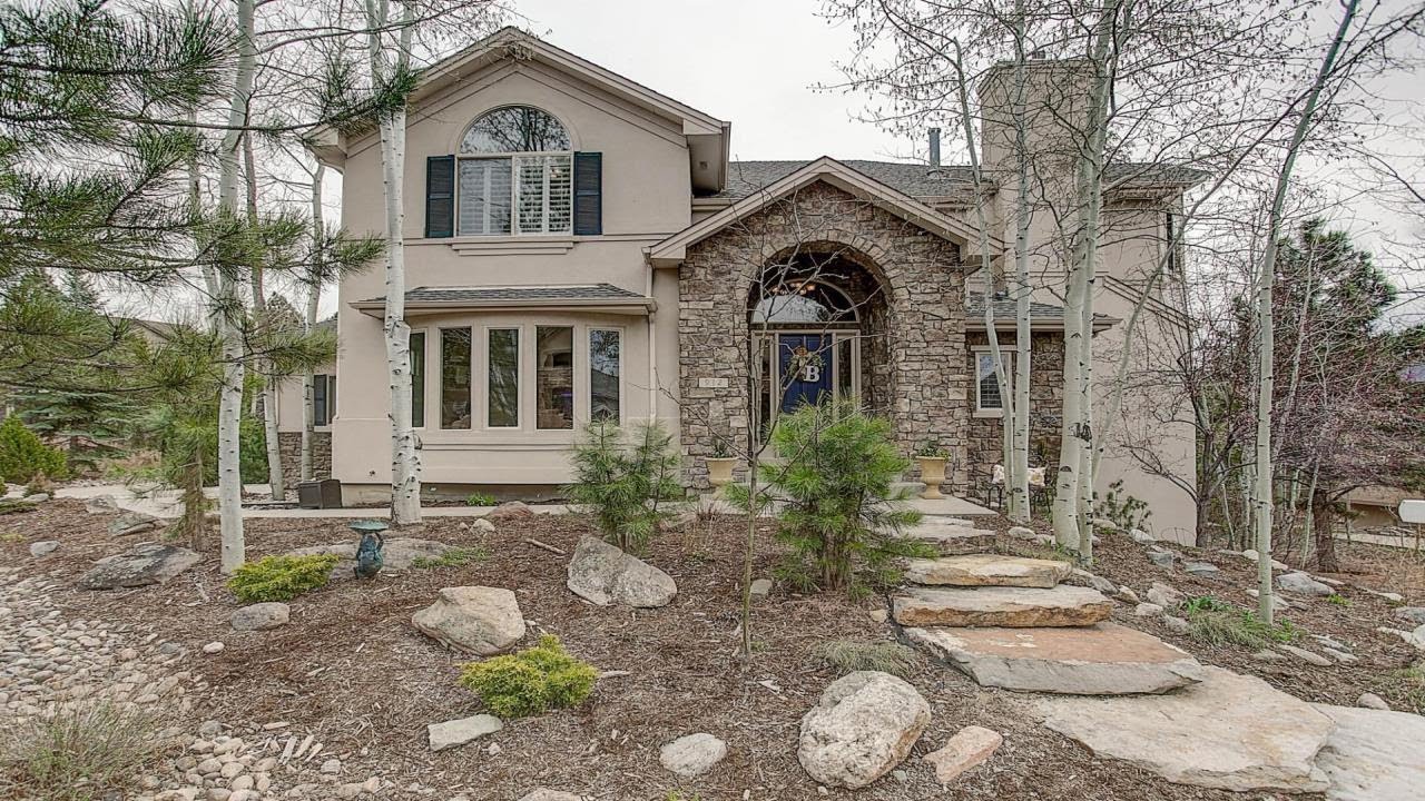 Jill Nurse presents 912 Greenridge Lane Castle Pines, CO