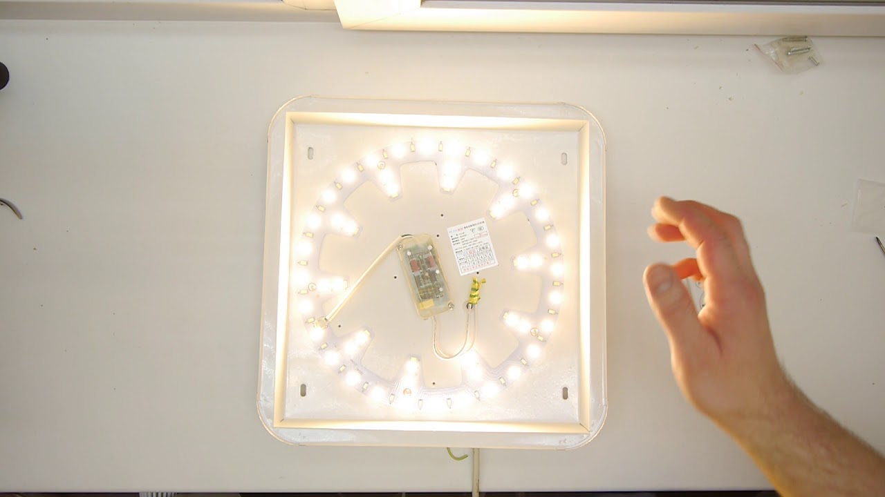 Потолочный LED светильник 48 ватт  с плюшками.