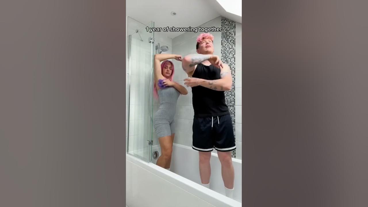 1 month of dating VS 1 year of dating 😂🚿 #shorts