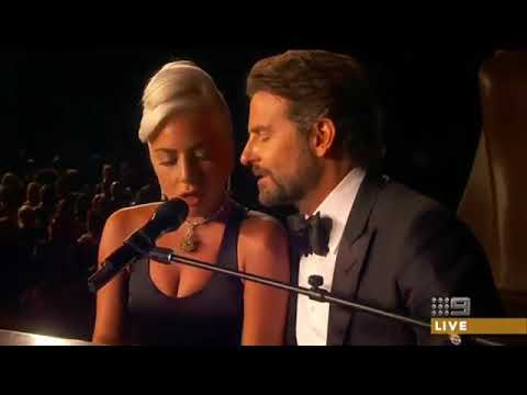 Lady Gaga και Bradley Cooper τραγουδούν το "Shallow" στην σκηνή των Όσκαρ