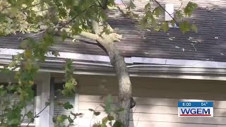 Residents cleaning up after tornado touches down on Quincy south side