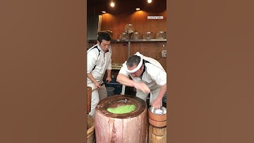 🇯🇵 How mochi is made in Japan #shorts