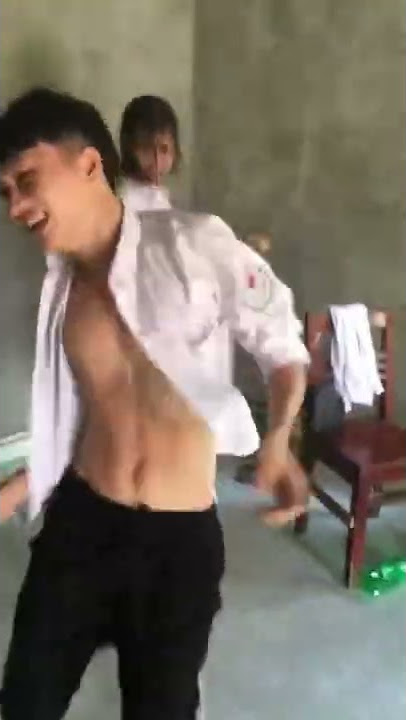 Thanh niên sàm sỡ bạn và nhận cái kết đắng