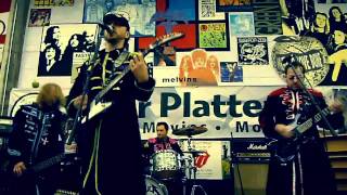 Miniatura de vídeo de "Beatallica - While My Guitar Deathly Creeps - Live in-store Seattle, WA 11/20/10"