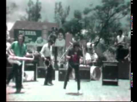 Rhoma Irama feat. Riza Umami - Suara Gendang