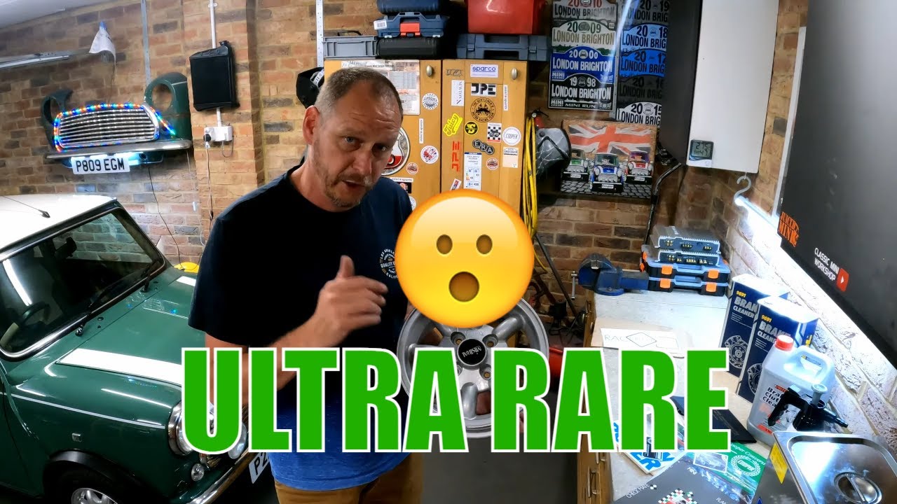 Rare Parts & Floor Rust - John Cooper Conversion Racing Green - Classic Mini Workshop Pt.6