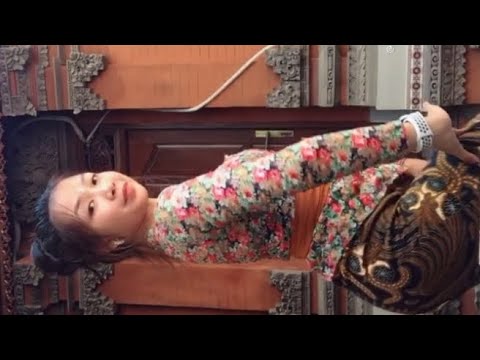 Cewek Bali || joget pakai kebaya