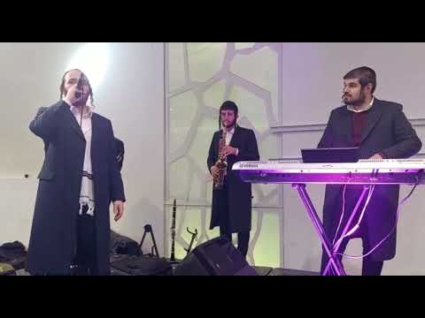 חתונה עם הקלידן שרוליק שטרן - אלחנן חריטן על הגיטרה והזמר אהרלה שארף ועל הסקספון ארי ברנד