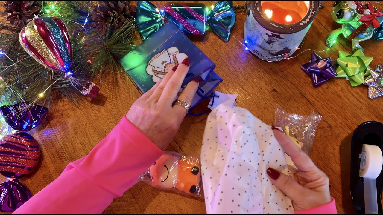 ASMR Christmas Gift Wrapping! (No talking) Tissue paper, Gift bags, wrapping  paper, cut & tape! 