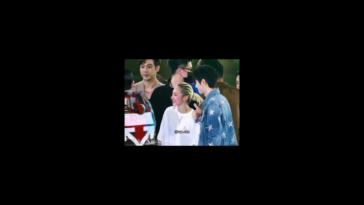 Wang Yibo cheering up Kyoka