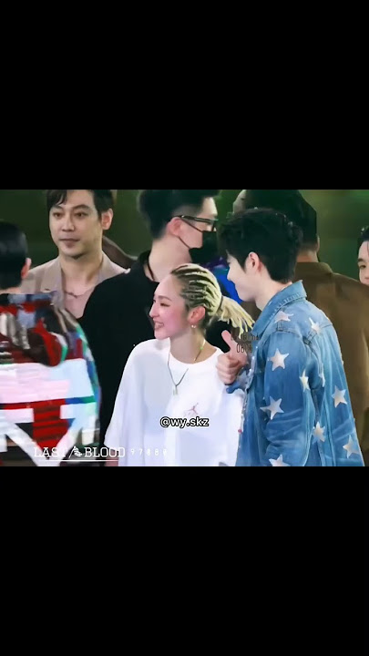 Wang Yibo cheering up Kyoka