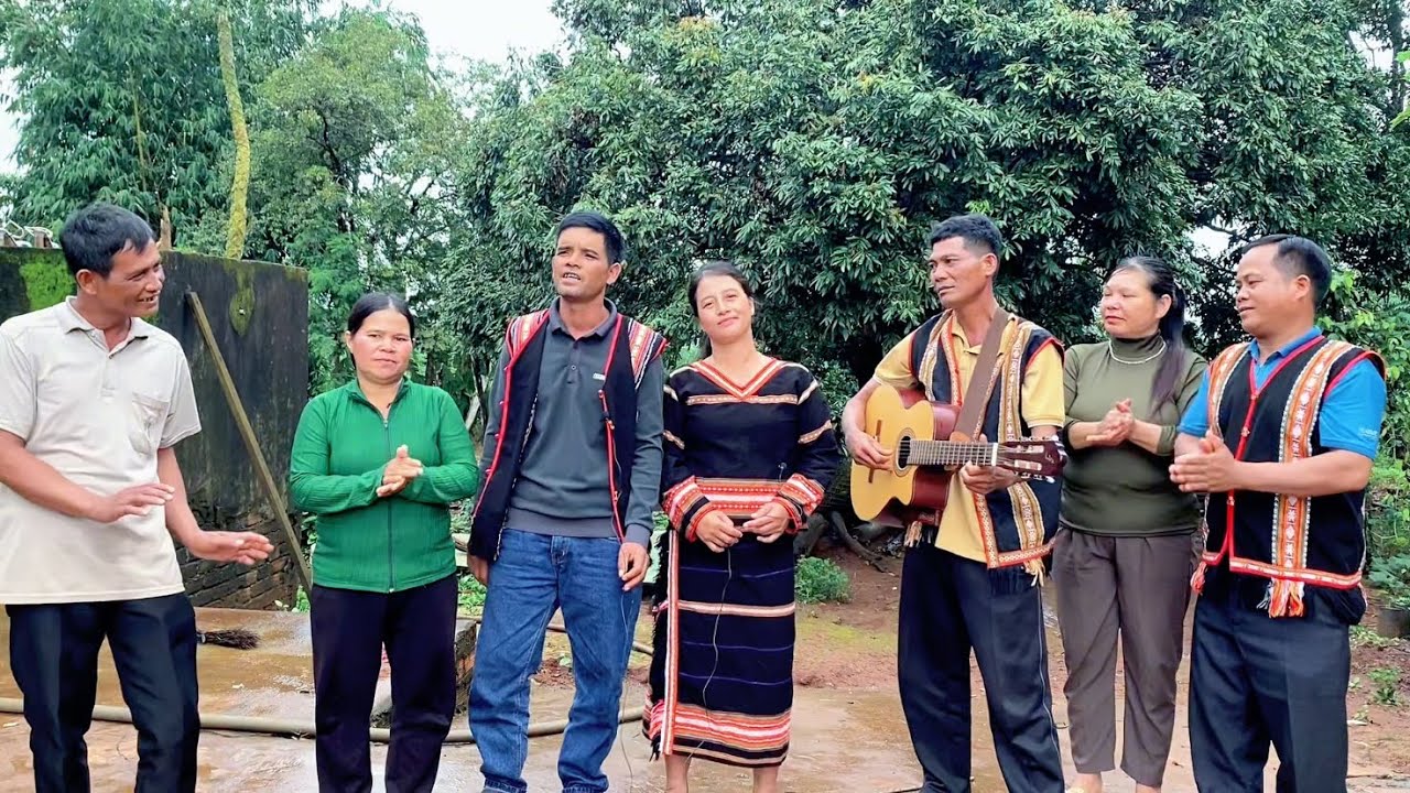 Adoh yun xoang || Amai Pdă - Ay Soen