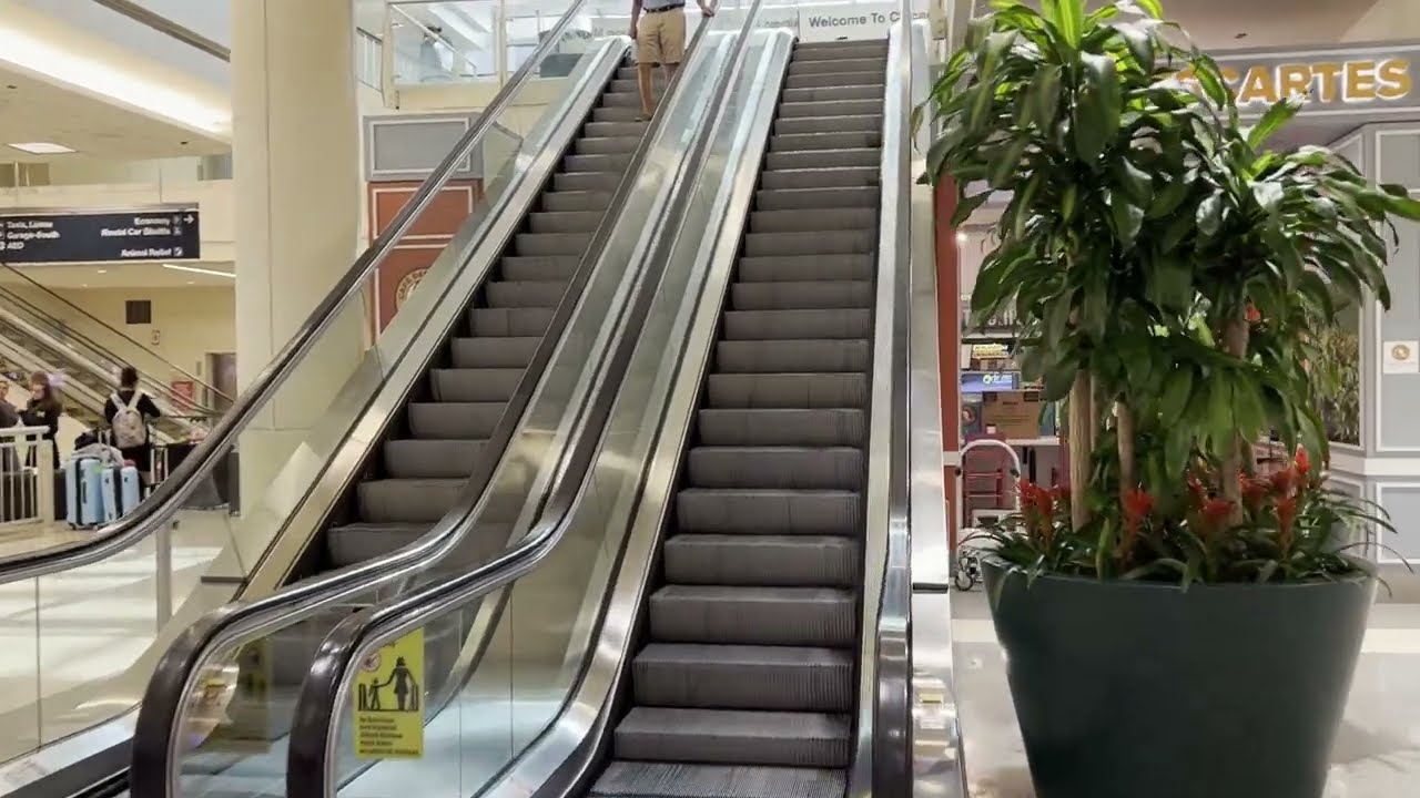 Chicago Midway International Airport July 2023 | Ticketing, Baggage Claim, Parking Walking Tour