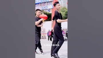 #这舞姿这步伐 #感受舞蹈魅力 #爱跳舞爱生活 #多才多艺 #户外舞蹈 #dance #duet #music #chinesegirl #douyin