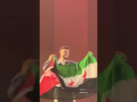 الشامي من حفل السويد يرفع علم سوريا وفلسطين سوريا فلسطين اكسبلور  ترند حفلات