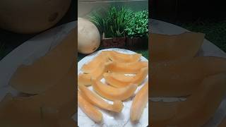 खरबूजा खाने के फायदे और इसे खाने का सही समय!| Benefits of Muskmelon #healthyfood #shorts #sehat