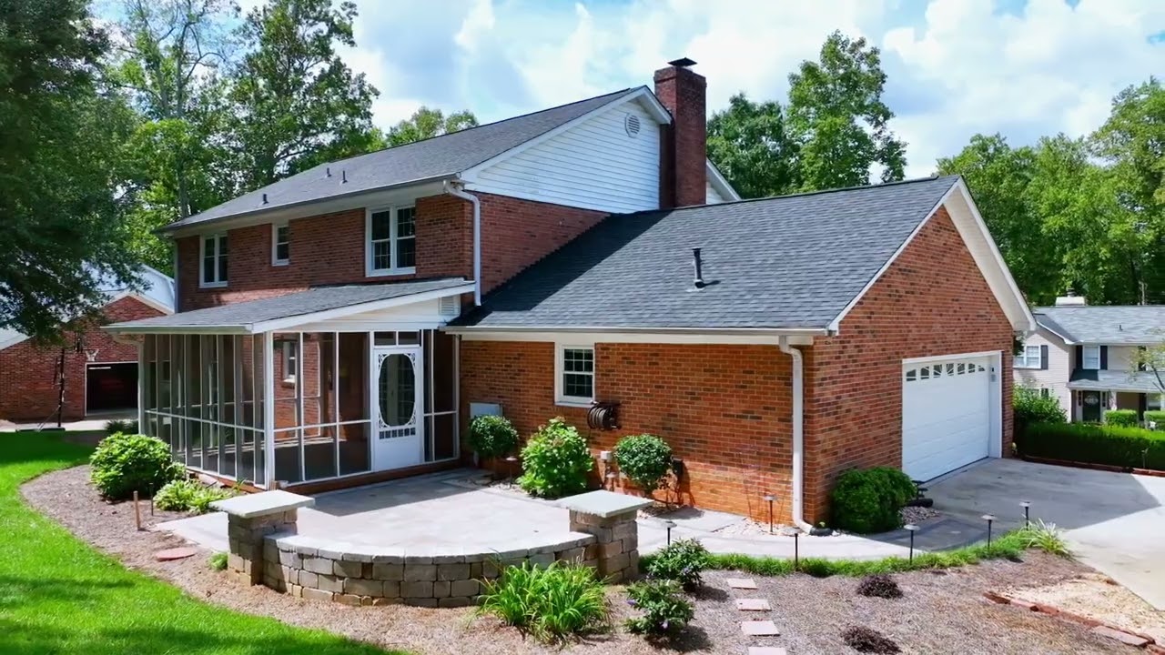 Look at this GEM at Woody Creek!