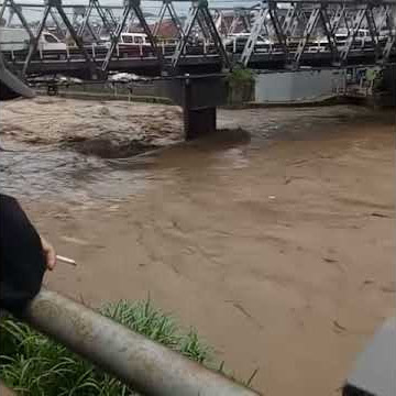 Sungai cimanuk garut meluap,,,,