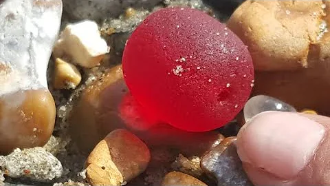 Como é a pedra de safira?