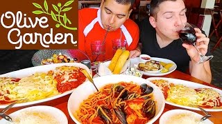 Fettuccine Alfredo Noodles & Mozzarella Chicken Parmesan • Olive Garden • MUKBANG