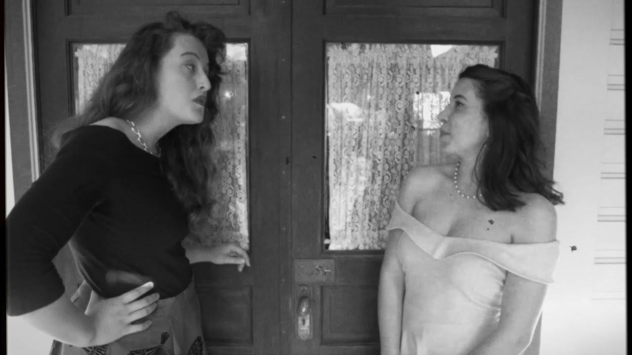 Six Feet Under | Berenice and Irene: Season 1 Minisode 2 - YouTube
