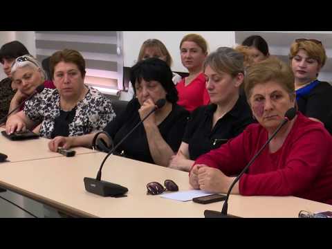 10.06.2017 დავით ჯიქია მოადგილესთან ერთად ბინათმესაკუთრეთა ამხანაგობის თავმჯდომარეებს შეხვდა