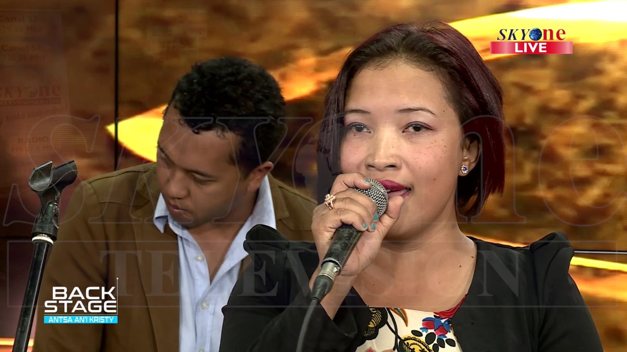 BACKSTAGE ANTSA AN'I KRISTY SUR SKYONE TELEVISION AND RADIO