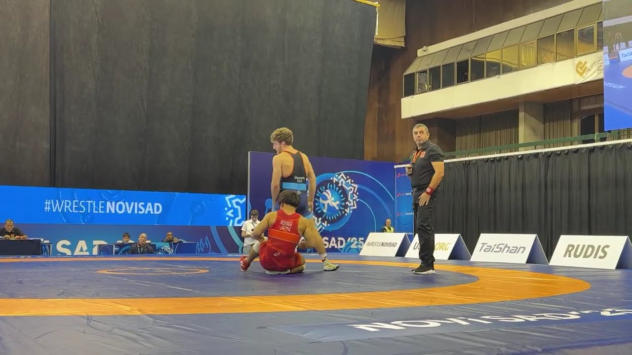 کشتی بی نظیر آیوگی ‌قهرمان بزرگسالان‌ جهان مقابل میزینبریک آمریکایی قهرمان جوانان جهان