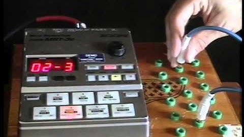 Circuitbent Zoom MRT-3 drum machine