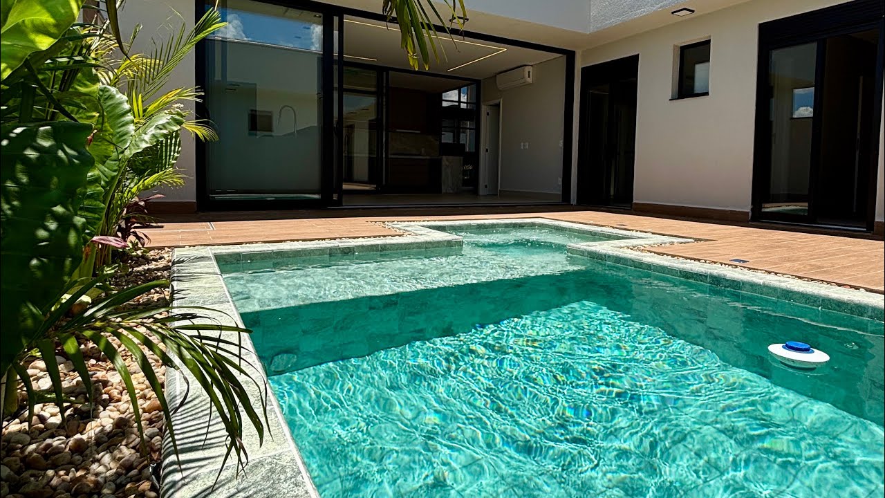 CASA TÉRREA MODERNA COM PISCINA EM CONDOMÍNIO FECHADO 😍🏡