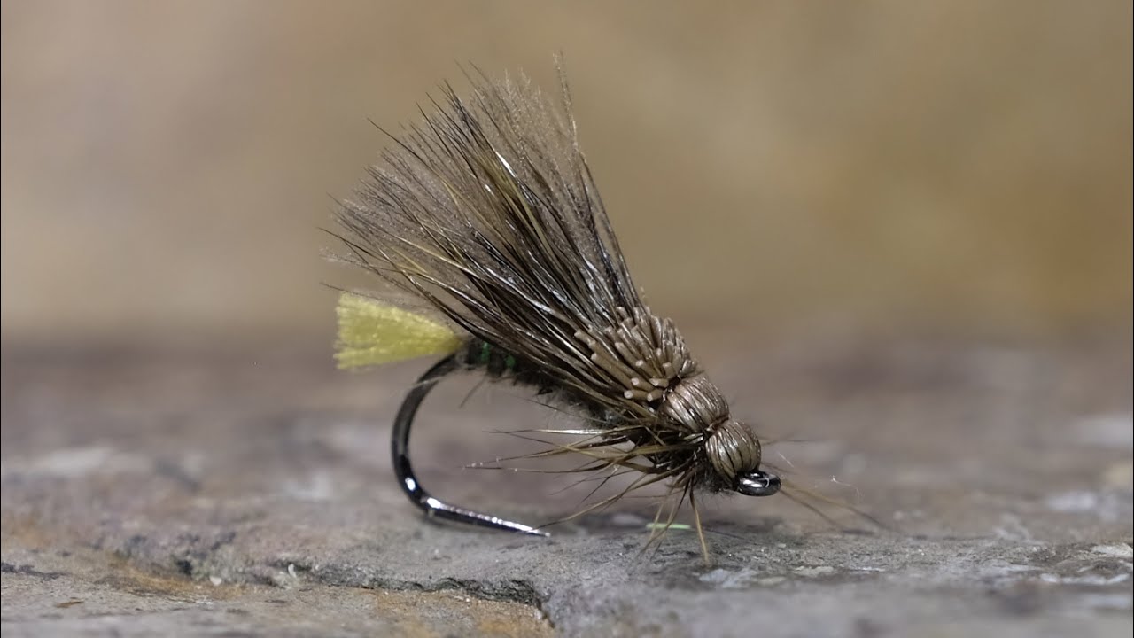 Suchý Chrostík z Jelení srsti na háčku H360BL 14# -  váže Miroslav Gutwirt