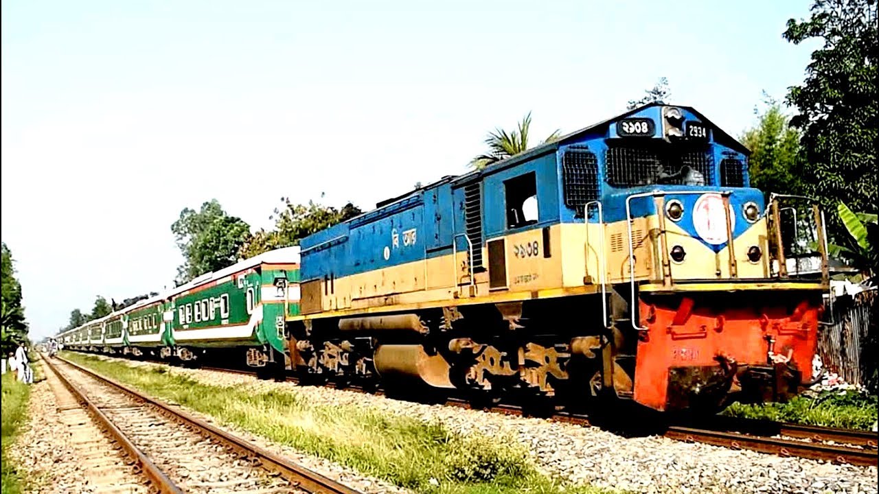 Sonar Bangla Express One of the fastest Meter Gauge Train Moving Fast