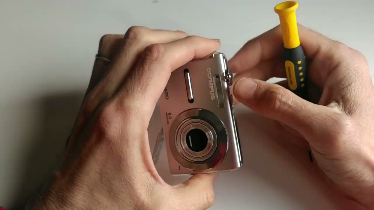 Disassembling an Olympus FE-320: What's inside this 2008 camera