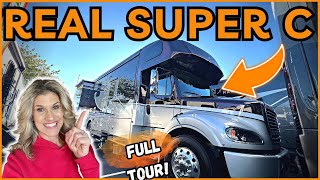 The Perfect Super C Motorhome Under 35’ — Dynamax Dynaquest  XL