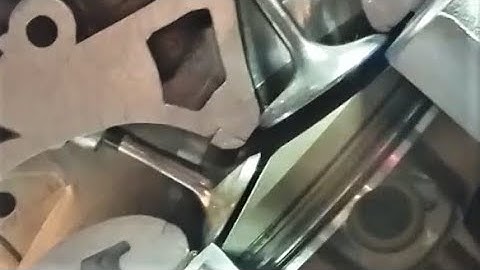 2018 DUCATI V4 ENGINE | How It Works | Desmodromic Valves