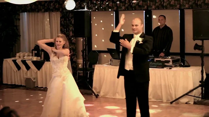 Best Surprise First Dance Ever - Janet and Matt's First Dance - Funny Wedding Dance